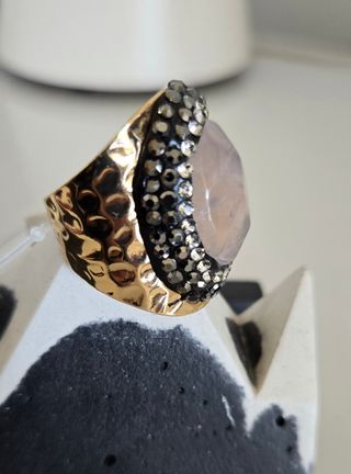 Anillo con piedra y zirconitas nuevo con etiqueta