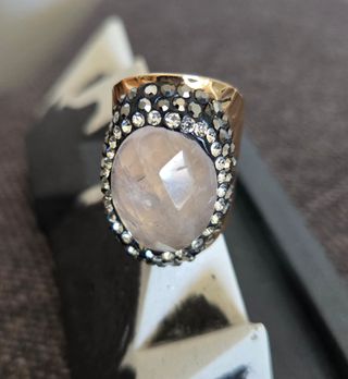 Anillo con piedra y zirconitas nuevo con etiqueta