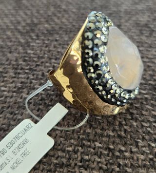 Anillo con piedra y zirconitas nuevo con etiqueta