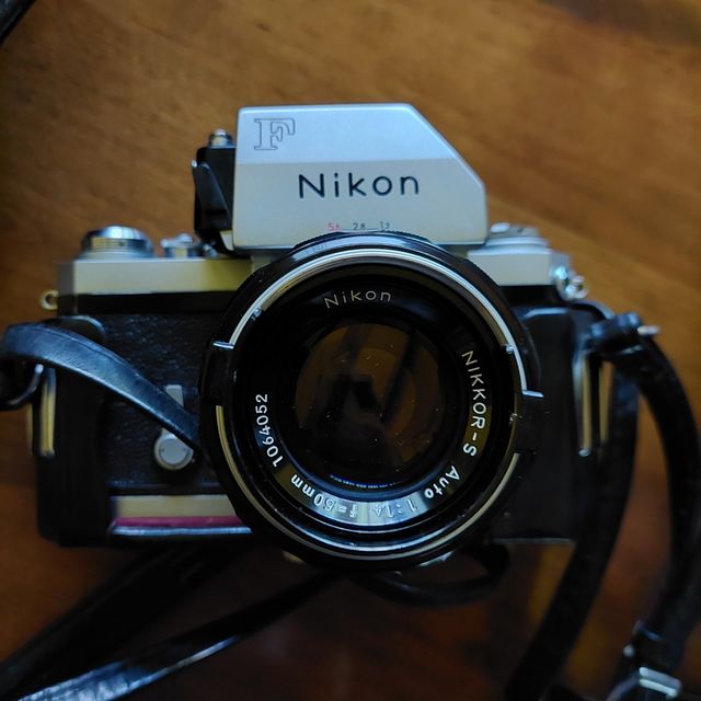 Camara Nikon F Photomic con objetivo Nikkor 50 mm