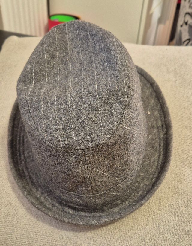 Sombrero gris