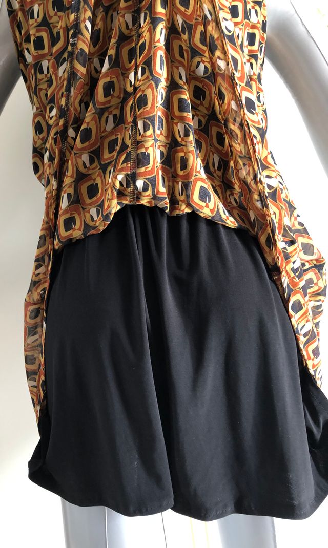 Vestito smanicato a fantasia