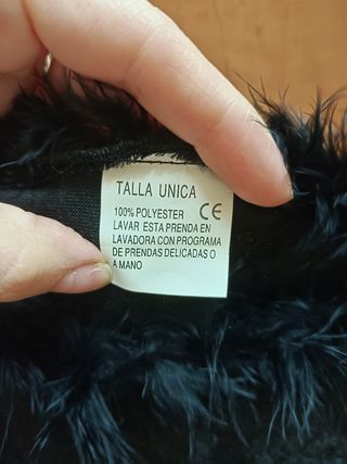 TÚNICA NEGRA Y PELUCA NEGRA CORTA