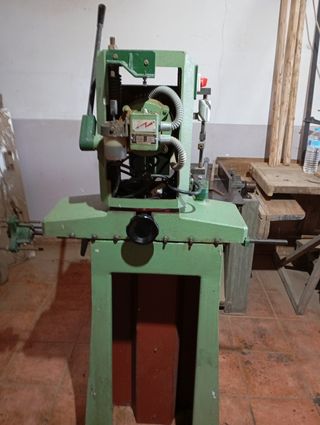Escopleadora cadena vertical madera 