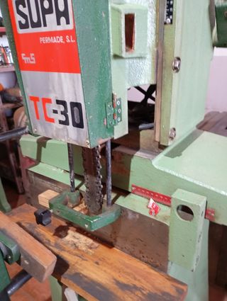 Escopleadora cadena vertical madera 