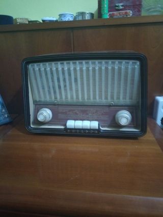 Radio antigua Philips