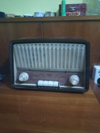 Radio antigua Philips