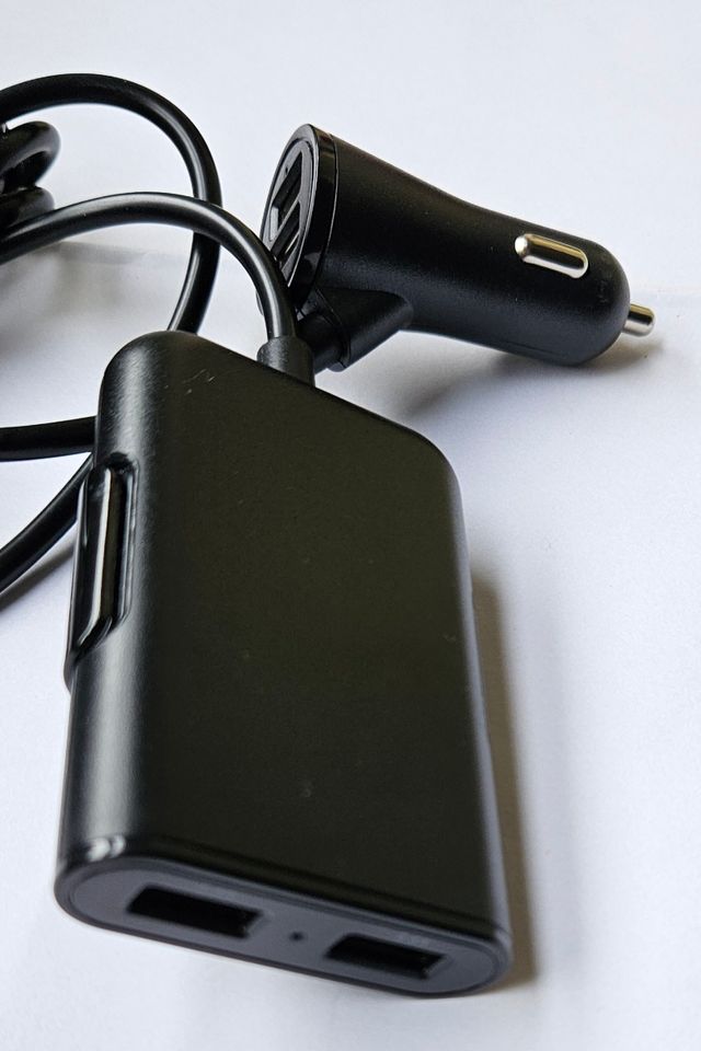 Alargador USB 4 tomas coche.
