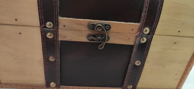 Baúl cofre madera