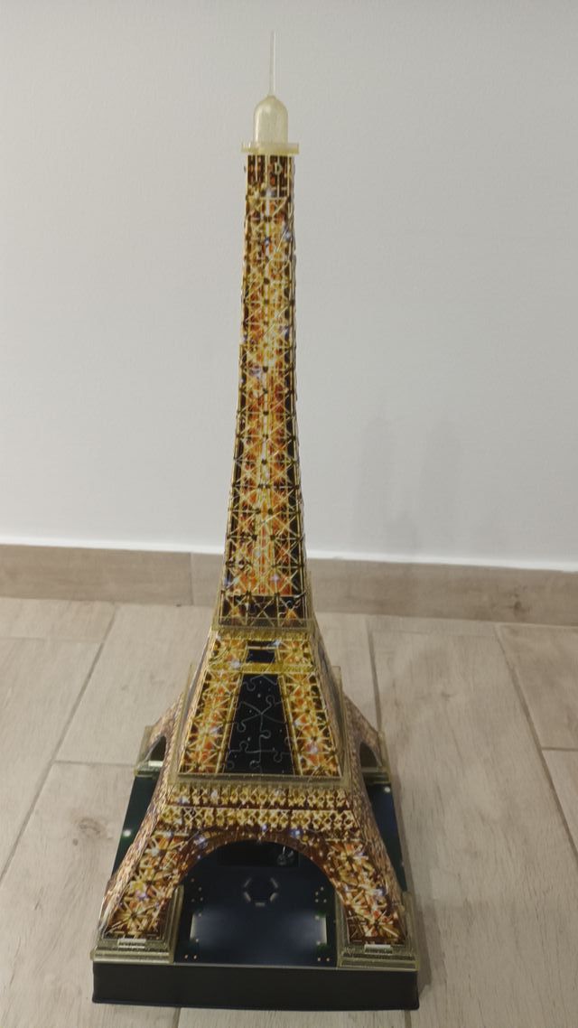 puzzle 3D ravensburger torre eiffel, si illumina