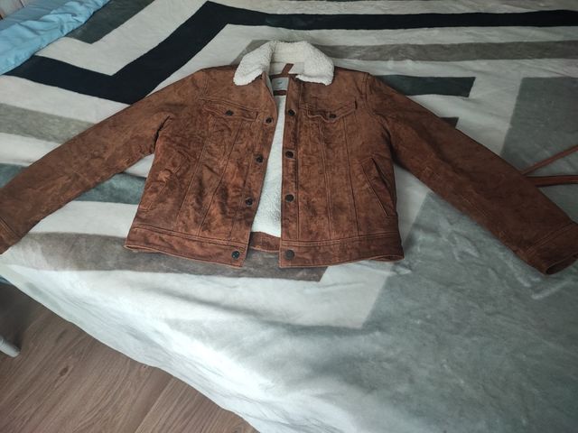 Cazadora de ante con borrego