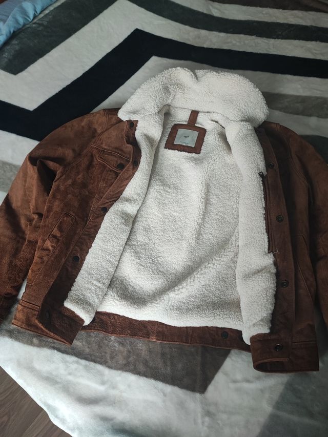 Cazadora de ante con borrego