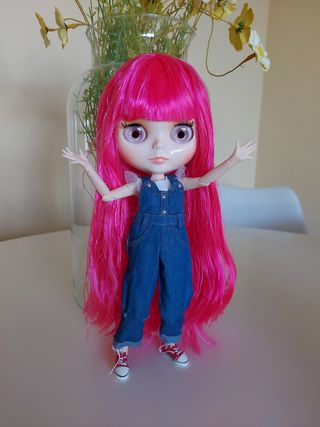 MUÑECA TIPO BLYTHE 
