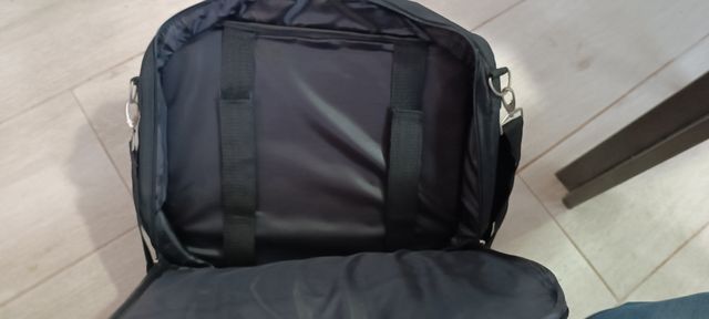 Maleta para documentos. Ordenador...