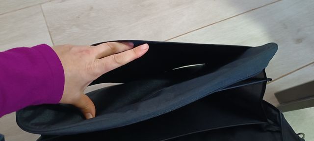 Maleta para documentos. Ordenador...