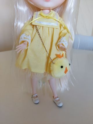 MUÑECA TIPO BLYTHE 
