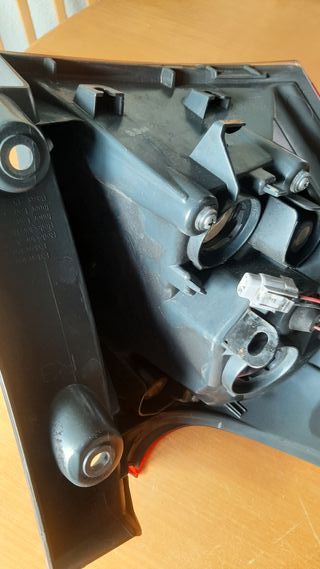 Piloto trasero derecho Toyota Auris