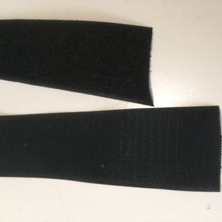 Nastro velcro nero a strappo mt.6 x cm.5.