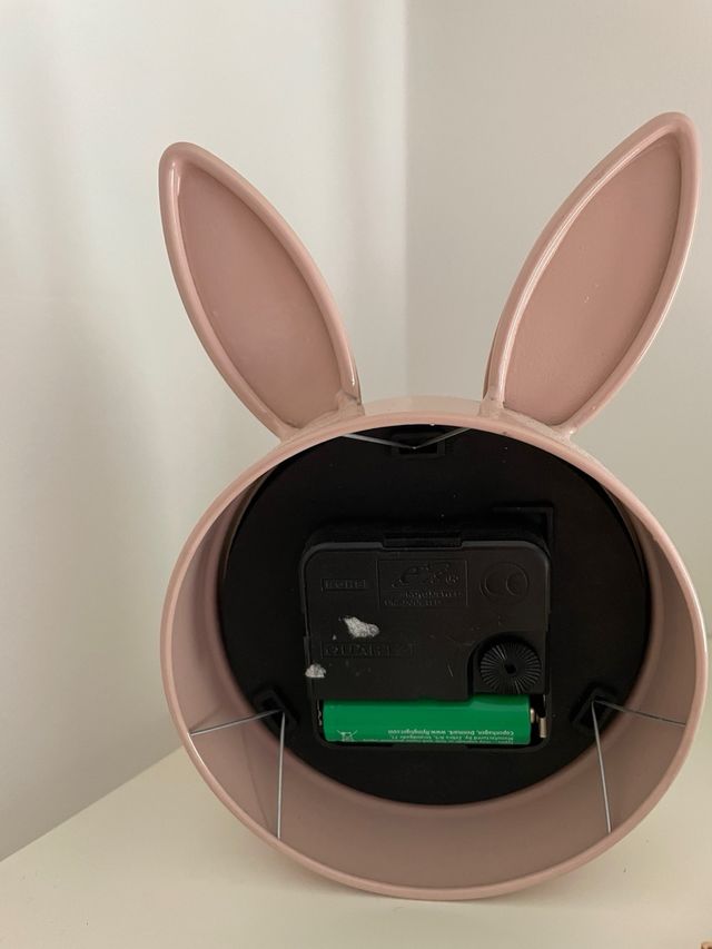 Reloj despertador conejito rosa con pila