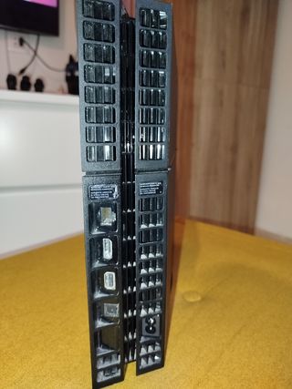 Ps4 de 1 TB con 2 mandos