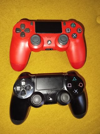 Ps4 de 1 TB con 2 mandos