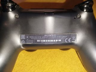 Ps4 de 1 TB con 2 mandos