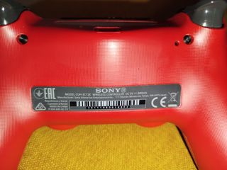 Ps4 de 1 TB con 2 mandos