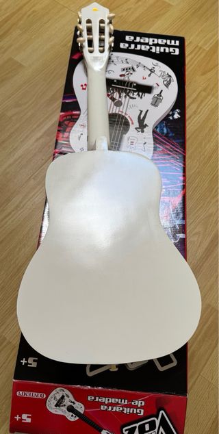 Guitarra de madera La Voz