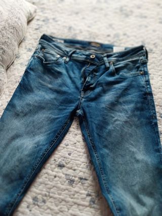 Pantalon vaquero jacks and  jones