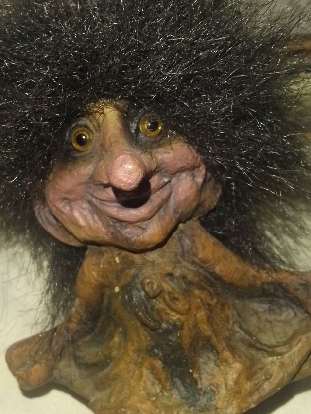 Figura de colección Troll noruego origen myform