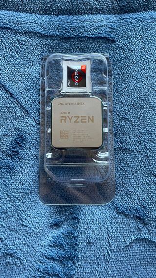 CPU AMD Ryzen 5 3600X + AMD Wraith Spire incluso