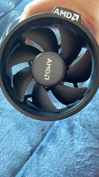 CPU AMD Ryzen 5 3600X + AMD Wraith Spire incluso