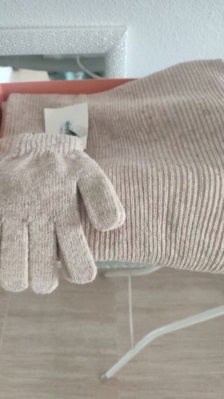 Cuello y guantes