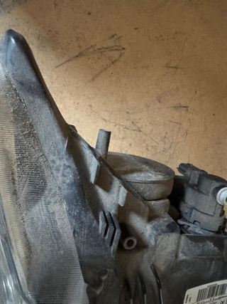 Faro citroen c elysee