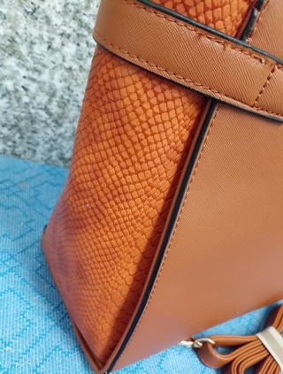 Bolso grande cuadrado marron