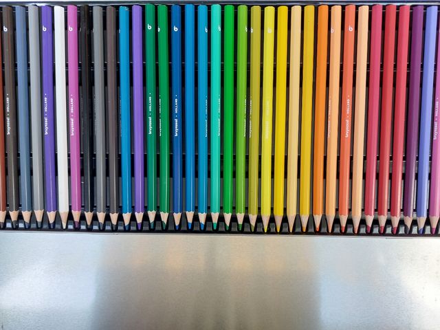 Caja 45 pinturas de colores