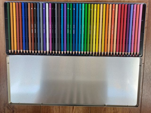 Caja 45 pinturas de colores