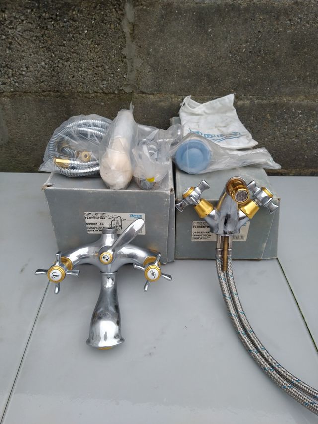 Griferías baño ducha y lavabo o bidet .