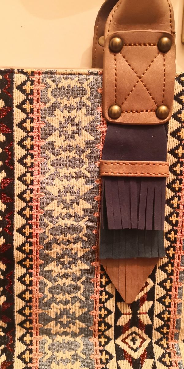 Bolso marca Tantrend. Buen estado.