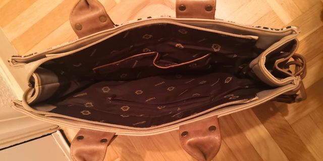 Bolso marca Tantrend. Buen estado.