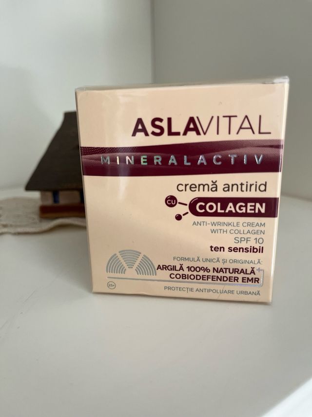 Crema antiarrugas con colageno y arcilla SPF10