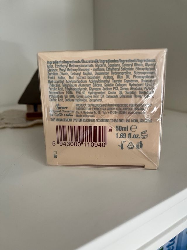 Crema antiarrugas con colageno y arcilla SPF10