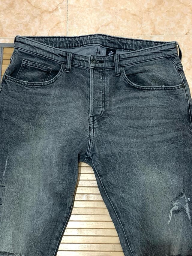 Tejanos grises skinny con rotos