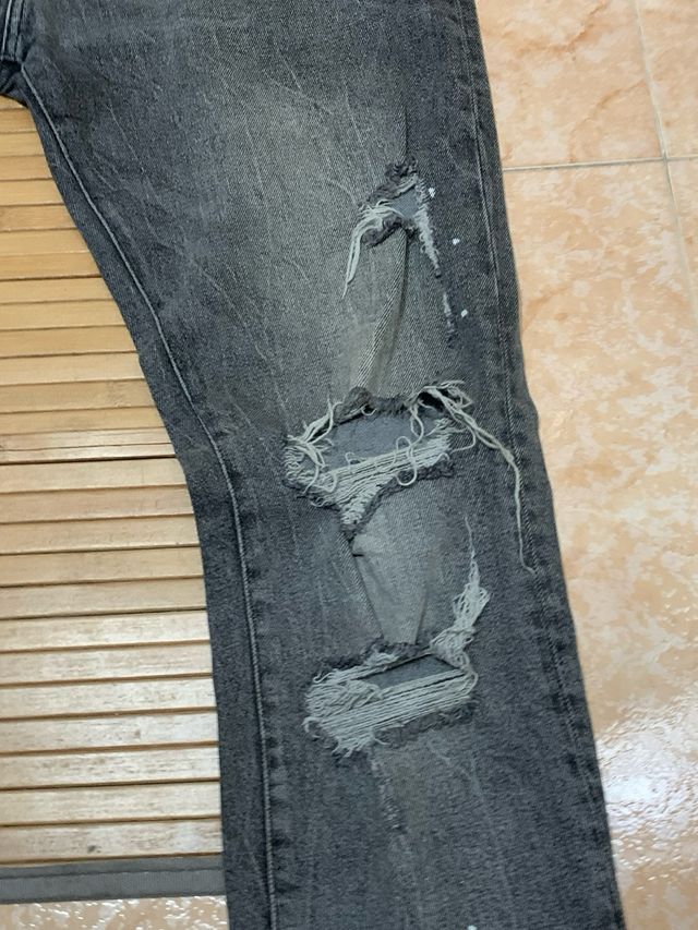 Tejanos grises skinny con rotos