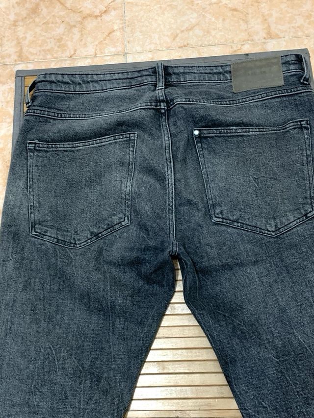 Tejanos grises skinny con rotos