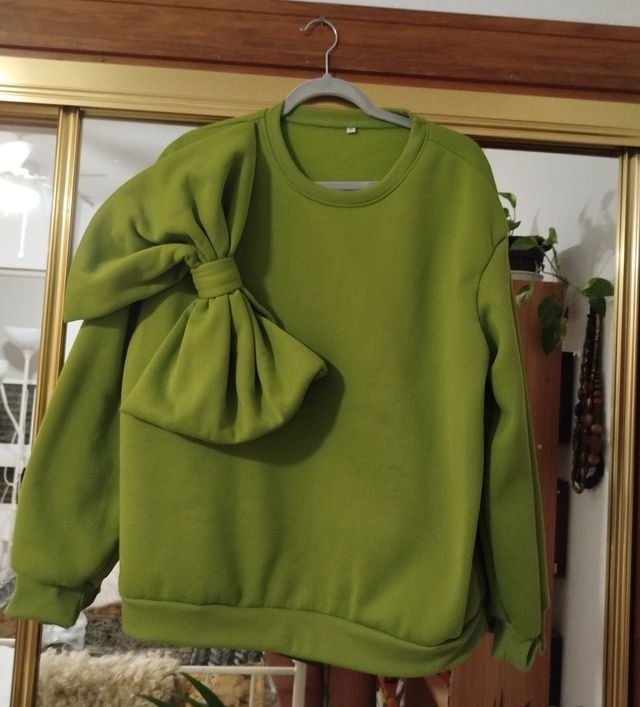 Sudadera con lazo muy calentita