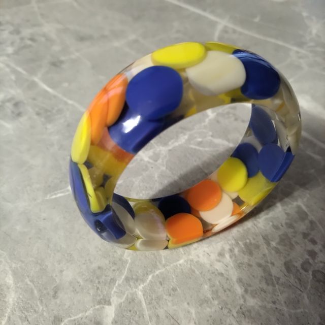 Bracciale donna colorato.