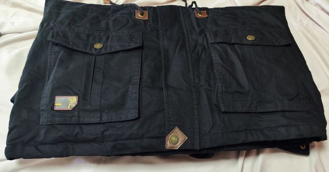 Parka negra para hombre