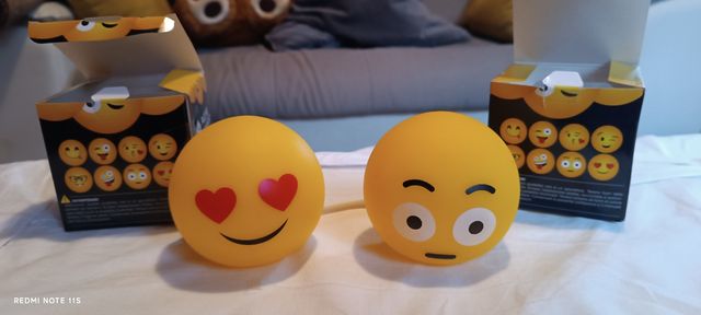 Lampada notturna con faccine emoji 