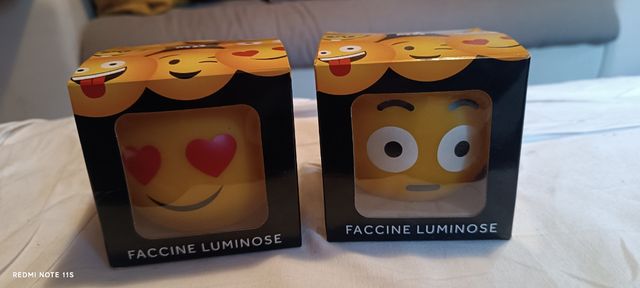 Lampada notturna con faccine emoji 